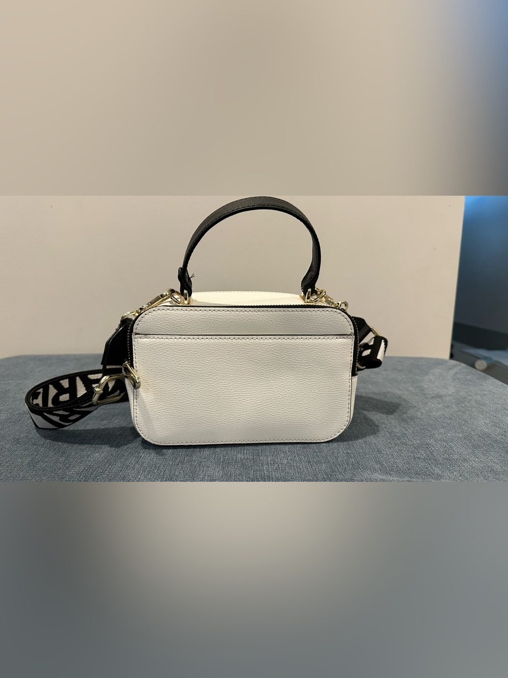 Karl Lagerfeld Paris White Leather Simone Crossbody Top Handle Camera Bag - Picture 2 of 8